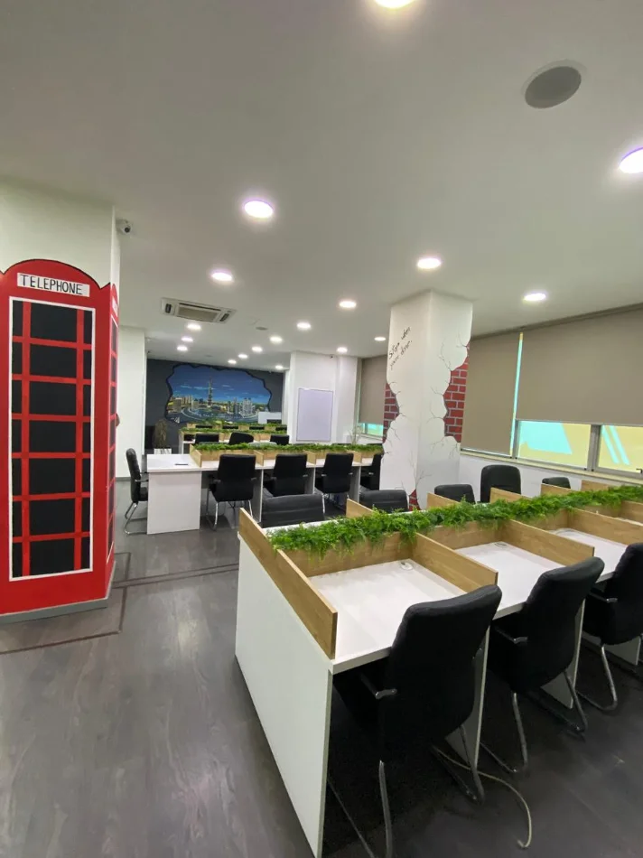 Tirane, jepet me qera zyre Kati 1, 202 m² 2.500 € (Rruga Kavajes)