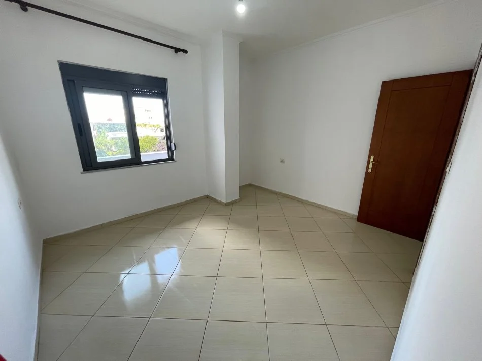 Tirane, shes apartament 1+1+Aneks+Ballkon Kati 3, 77 m² 96.000 € (Don Bosko)