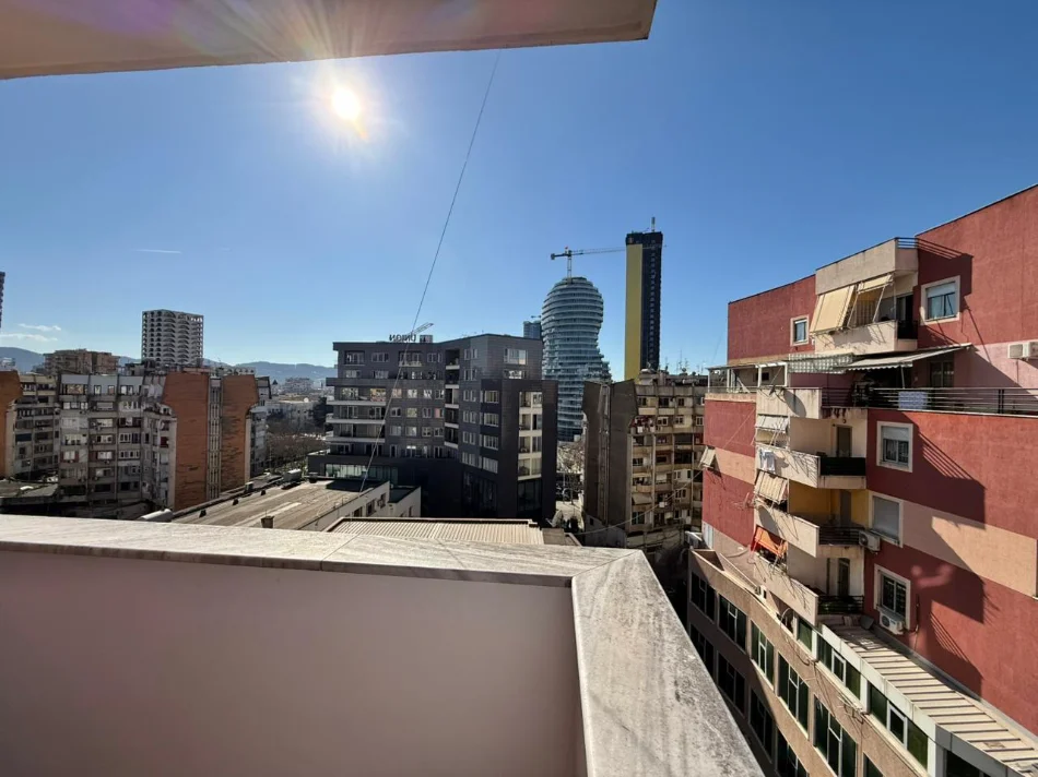 Tirane, jepet me qera apartament 2+1 Kati 7, 110 m² 750 € (prane Prokurorise se Pergjithshme.)