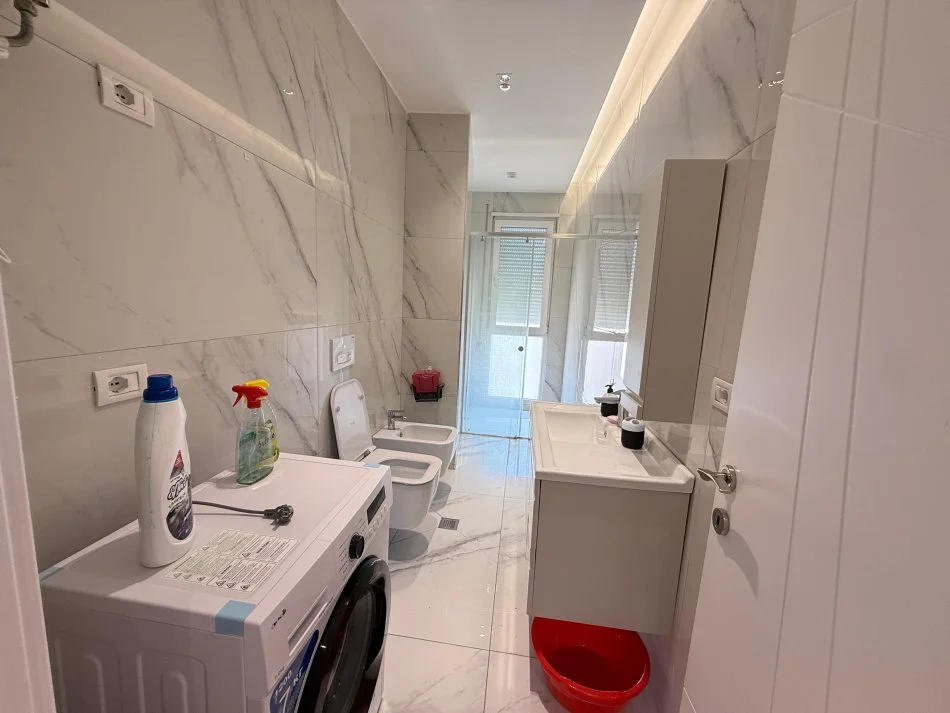 Tirane, jepet me qera apartament 2+1 Kati 1, 96 m² 600 € (Tregu ushqimor ,rruga hamdi pepo)