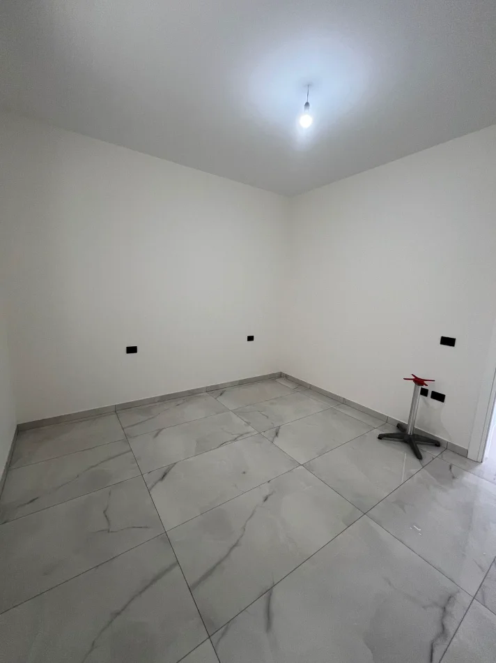 Tirane, jepet me qera Vile 2 Katshe Kati 2, 200 m² 1.000 € (vore , city park)