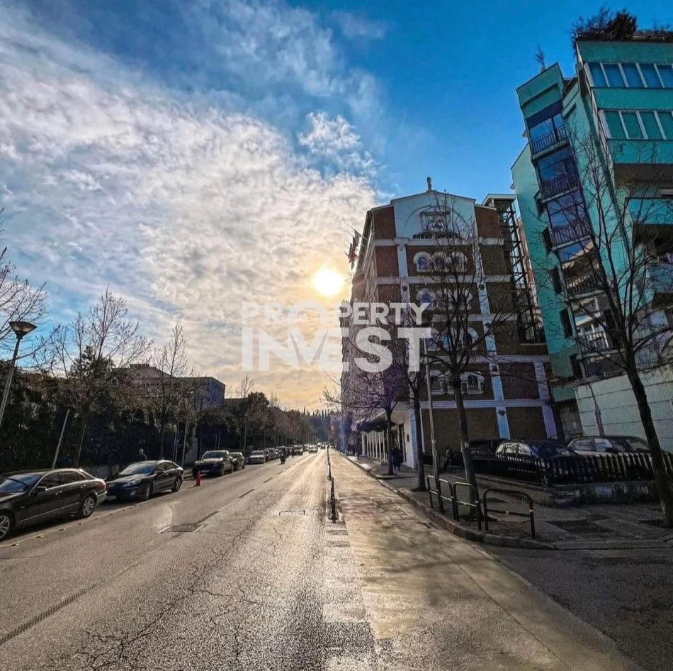 Tirane, shitet zyre Kati 1, 30 m² 120.000 € (Garda)