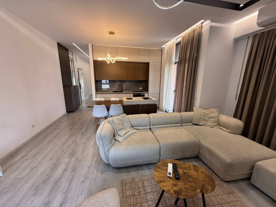 Tirane, jepet me qera apartament 2+1 Kati 1, 108 m² 850 € (Rruga Dritan Hoxha)