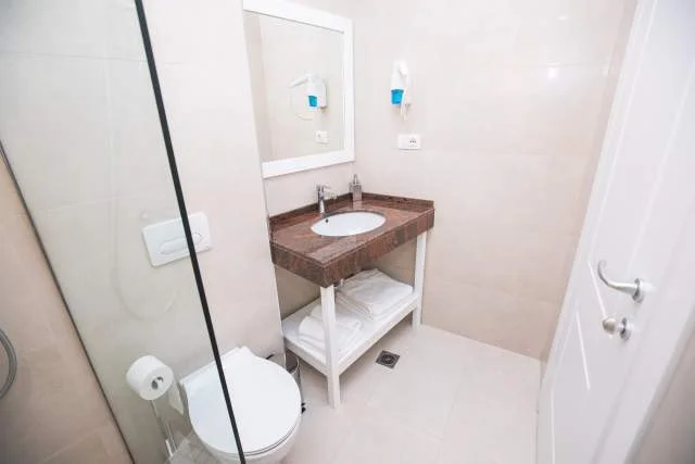 Tirane, shes hotel Kati 1, 207 m² 2.000.000 Euro (Rr. Reshit Collaku)