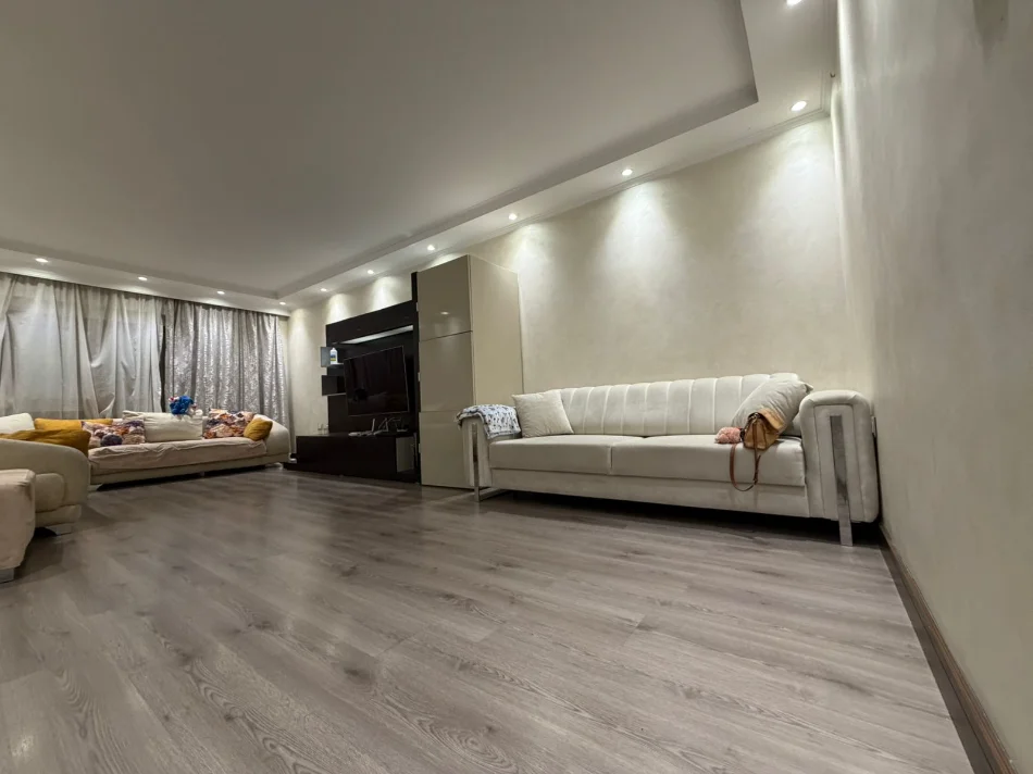 Tirane, shitet apartament 3+1+Aneks+Ballkon Kati 6, 120 m² 229.000 € (laprake)