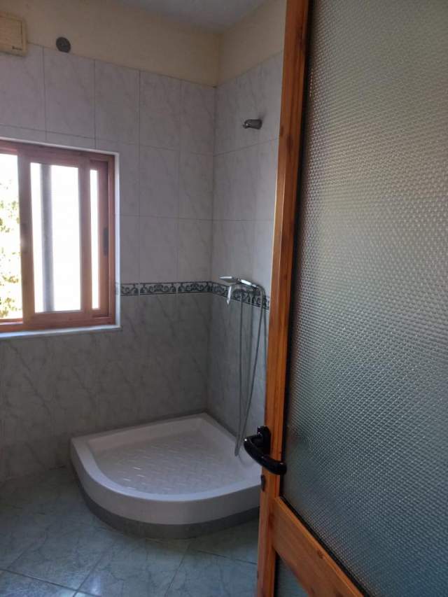Tirane, jepet me qera apartament 2+1+A+BLK Kati 4, 100 m² 40000 Leke (Kinostudio)