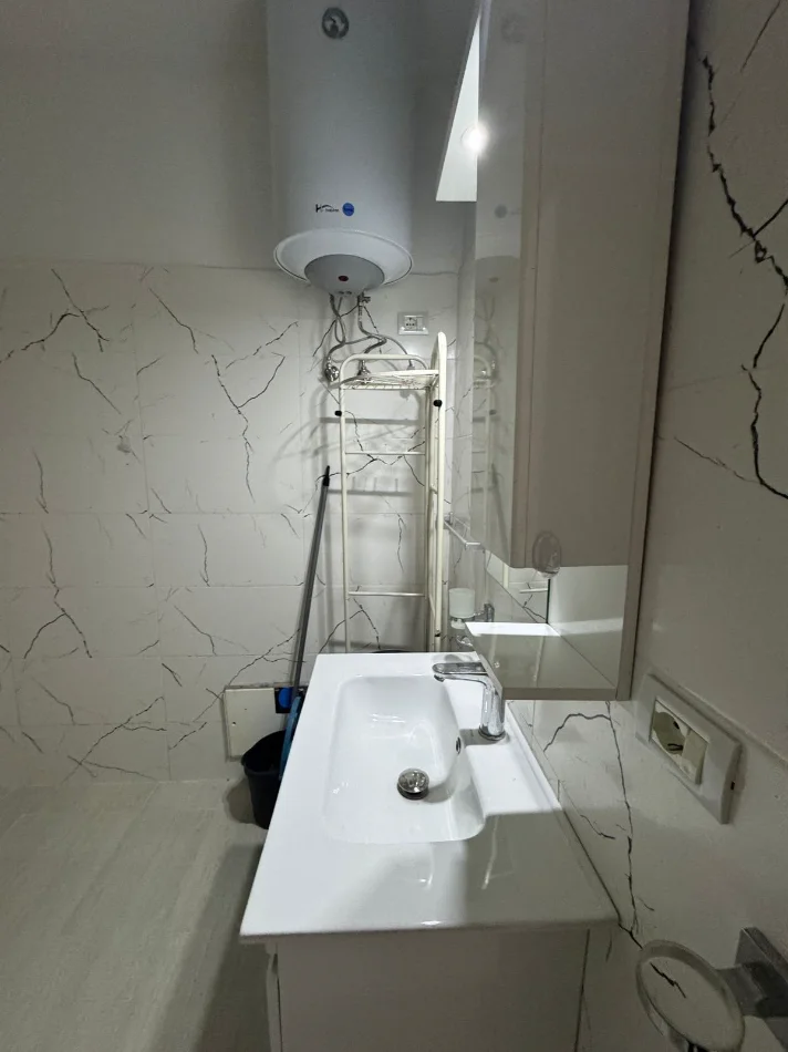 Tirane, jepet me qera garsonier Studio Kati 1, 40 m² 450 € 