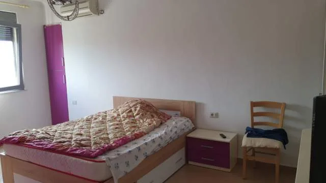 Tirane, jepet me qera apartament 1+1 Kati 8, 70 m² 350  (Bulevardi Zogu I)