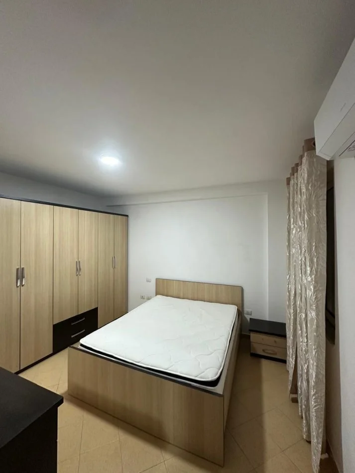 Tirane, jepet me qera apartament 2+1 Kati 5, 450 € (Bulevardi Migjeni)