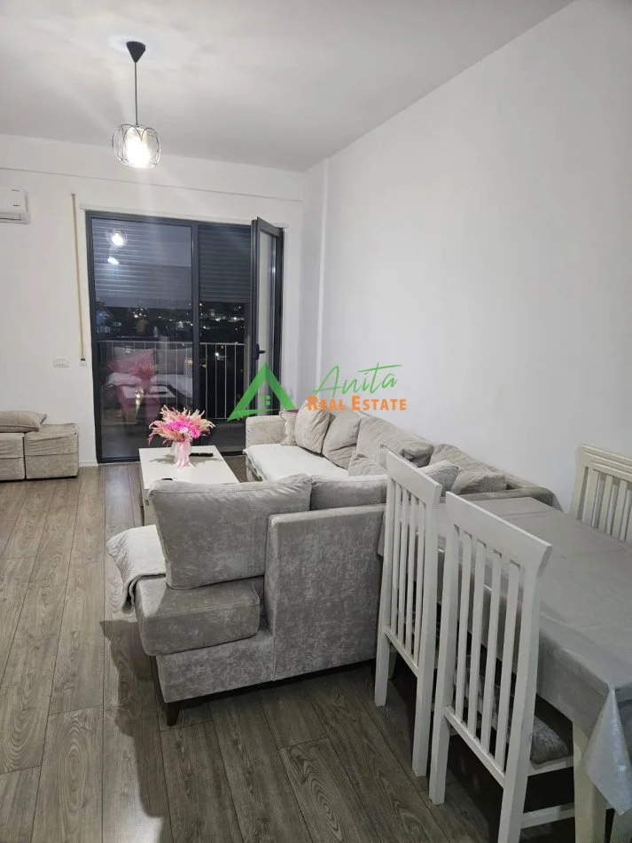 Tirane, jepet me qera apartament 1+1+Ballkon Kati 8, 70 m² 50 000 Lek (Asl 2, Rruga Sadik Petrela)