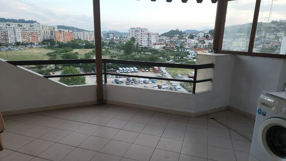Tirane, jap me qera apartament 1+1+Ballkon Kati 8, 71 m² 300 € (Rruga Loni Ligori ( residenz Rafaelo 2002))