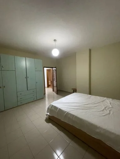Tirane, jepet me qera apartament 2+1+Aneks+Ballkon Kati 3, 114 m² 800 € (ish stacioni i trenit)