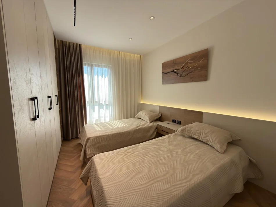 Tirane, shitet apartament 2+1+Ballkon Kati 7, 101 m² 252.000 € (Bulevardi bajram curri)