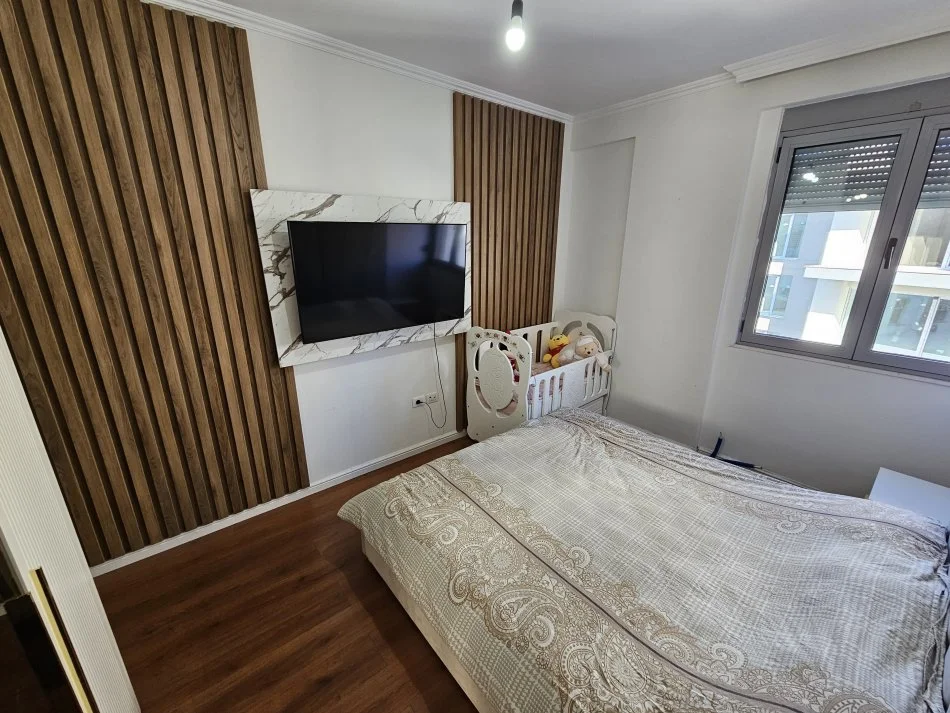 Tirane, jepet me qera apartament 2+1 Kati 5, 90 m² 750 € (Pas radisonit)