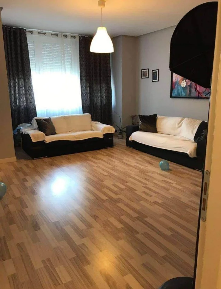Tirane, shitet apartament 2+1 Kati 4, 98 m² 169.000 € (rruga trandafili i bardhe)