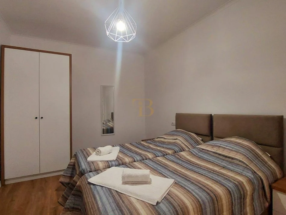 Tirane, jepet me qera 1+1 Kati 3, 60 m² 650 € 