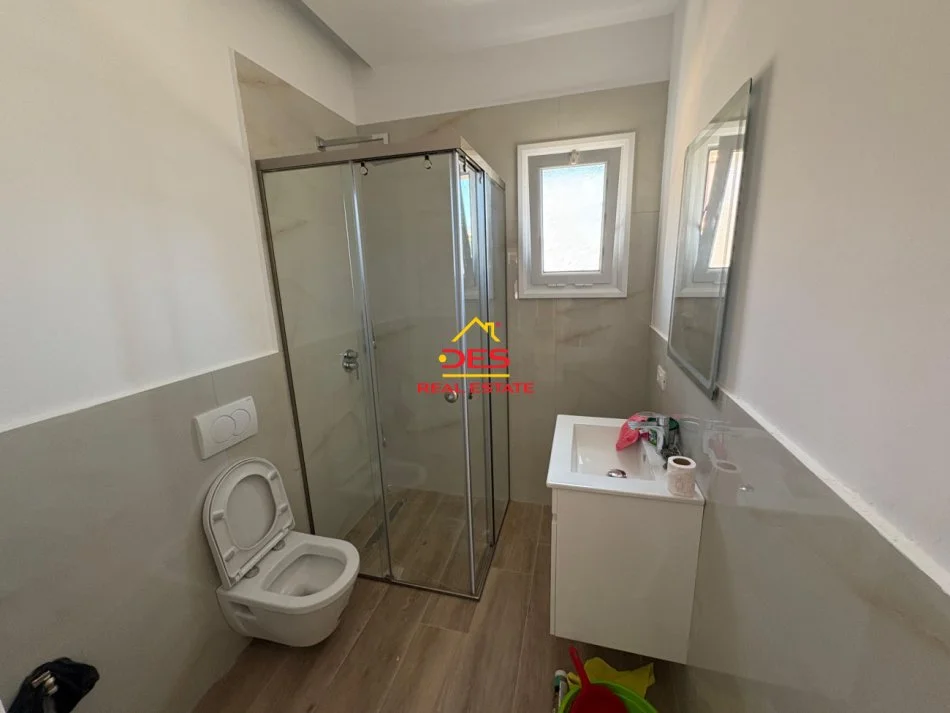 Vlore, shitet Vile , 396 m² 590.000 € (Rruga Sadik Zotaj)