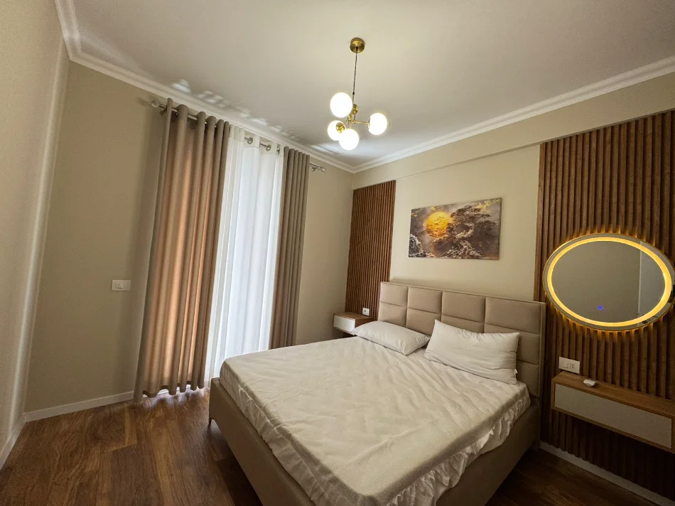 Tirane, jepet me qera apartament 1+1+Ballkon Kati 3, 70 m² 500 € (urban gate)