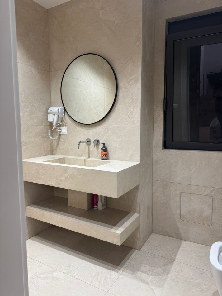 Tirane, jepet me qera garsonier 1+1 Kati 2, 100 m² 1.500 € (9-Kateshet)