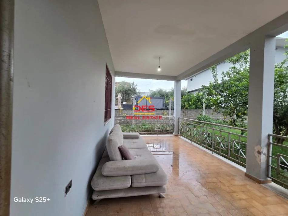 Vlore, shitet apartament 2+1+Ballkon Kati 0, 105 m² 240.000 € (Rruga Demokracia)