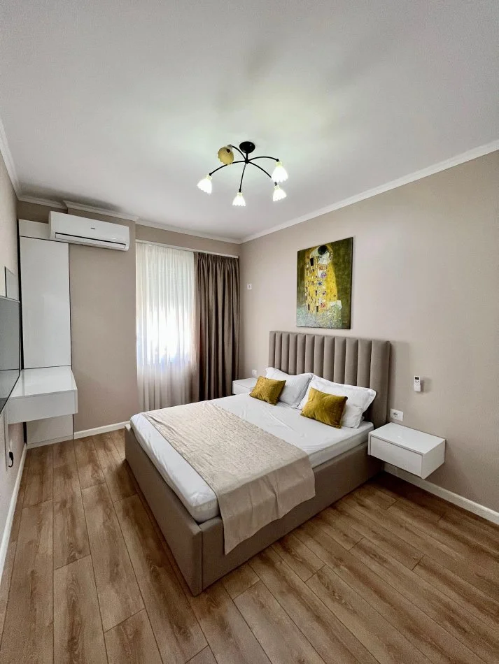 Tirane, jepet me qera apartament 1+1+Ballkon Kati 2, 71 m² 850 € (Rruga Kompleksi Kika 2)