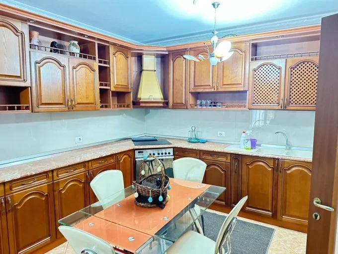Tirane, jepet me qera apartament 2+1+Aneks+Ballkon Kati 3, 114 m² 650 € (rruga don bosko)