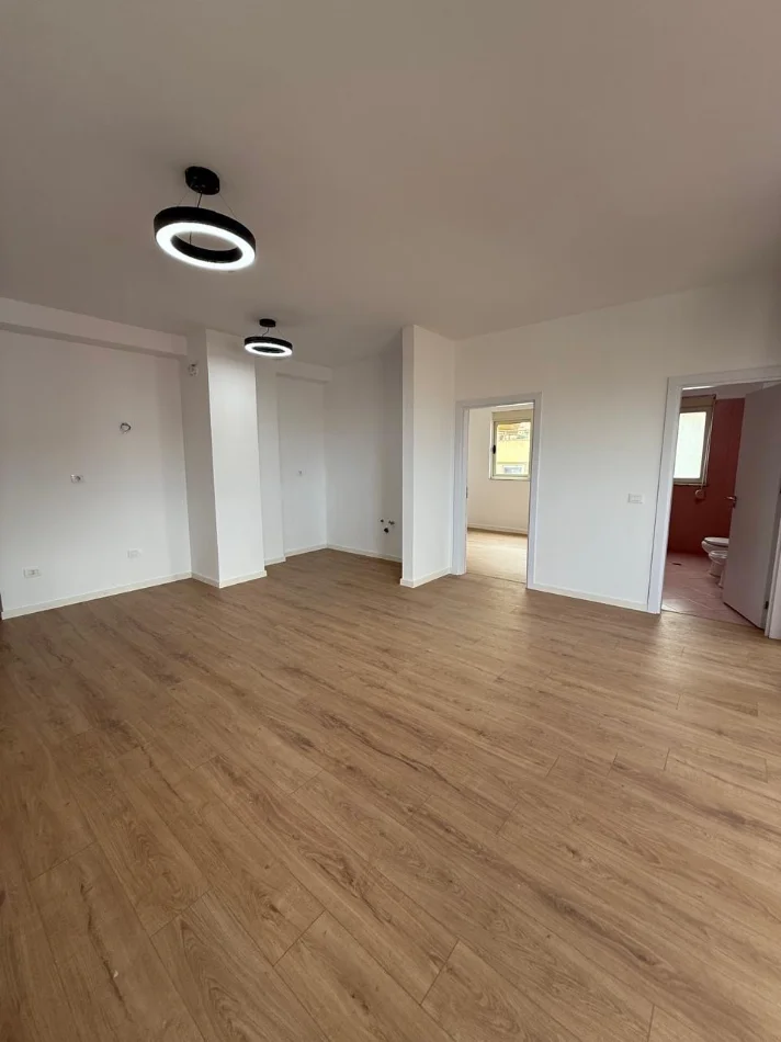 Tirane, shitet apartament 2+1 , 92 m² 175.000 € (Eleonora)