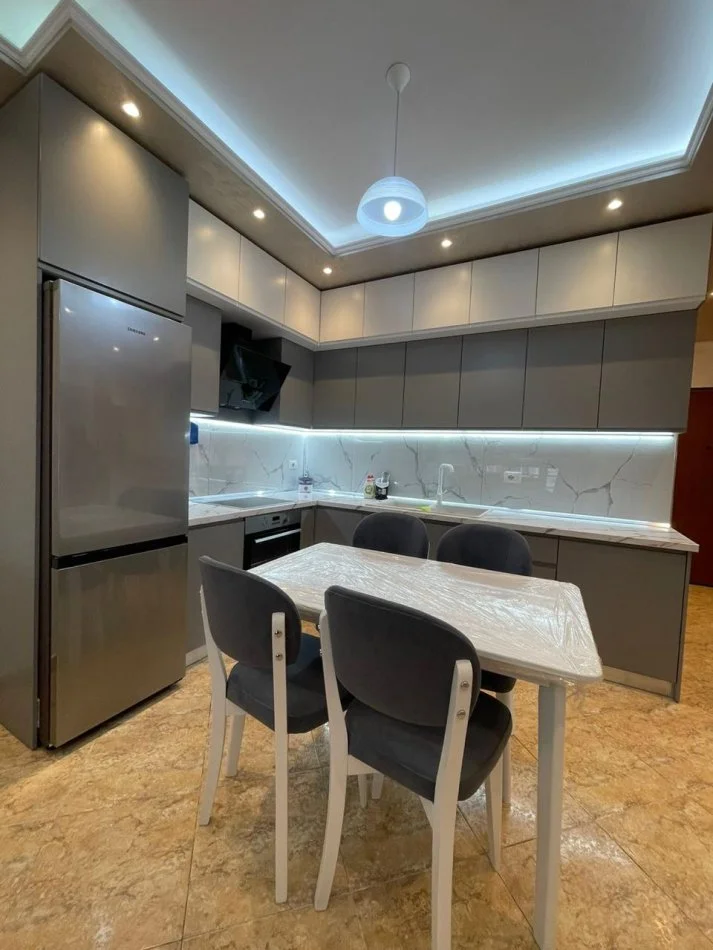 Tirane, jepet me qera apartament 2+1+Ballkon Kati 5, 100 m² 800 € (RRUGA DON BOSKO)