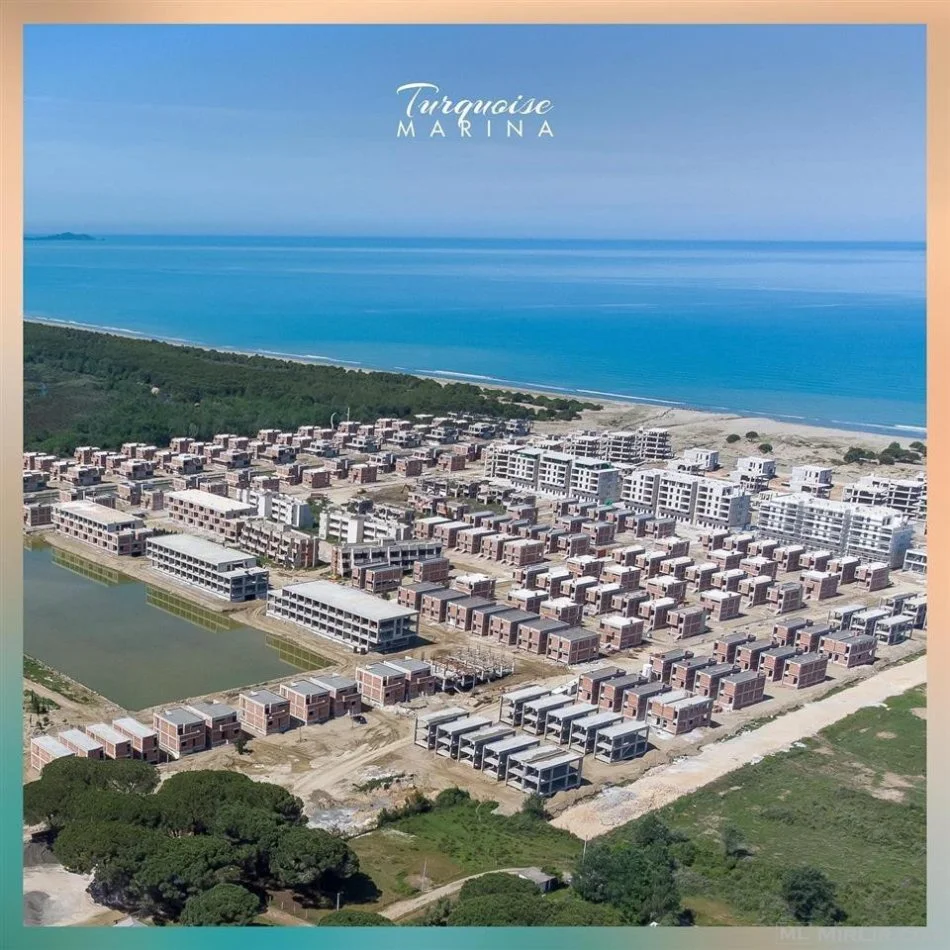 Durres, shitet Vile , 463.932 € (GJIRI LALZIT Kompleksi Turquoise Marina)