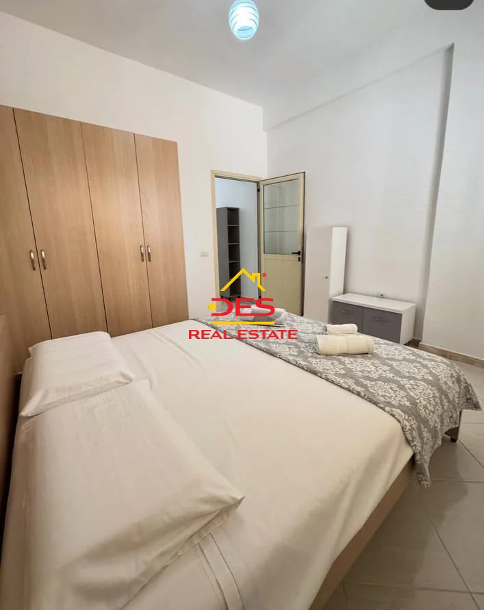Vlore, jepet me qera shtepi 1+1+Ballkon Kati 1, 75 m² 380 € ( Vendndodhja: Rruga Shyqyri Ali Merka, Vlorë)