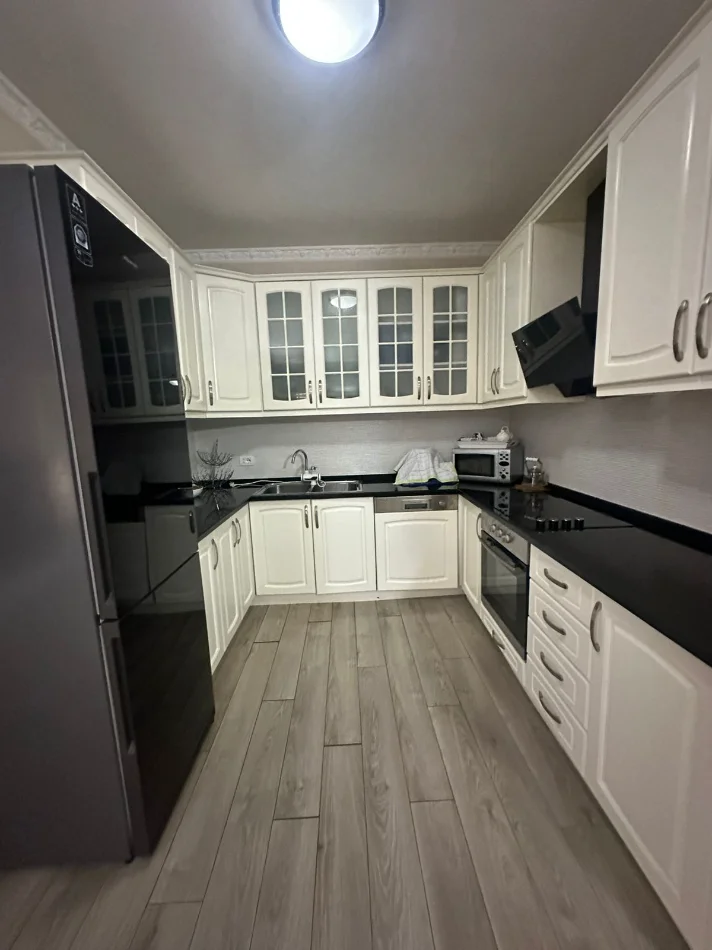 Tirane, shitet apartament 2+1+Ballkon Kati 5, 116 m² 235.000 € 