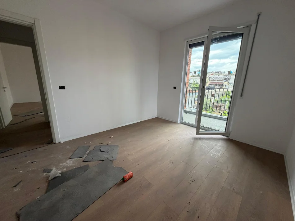 Tirane, shitet apartament 1+1 Kati 3, 68 m² 85.000 € (Me Hipotekë)
