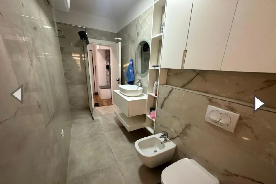 Tirane, jepet me qera apartament 2+1 Kati 4, 110 m² 1.000 € 