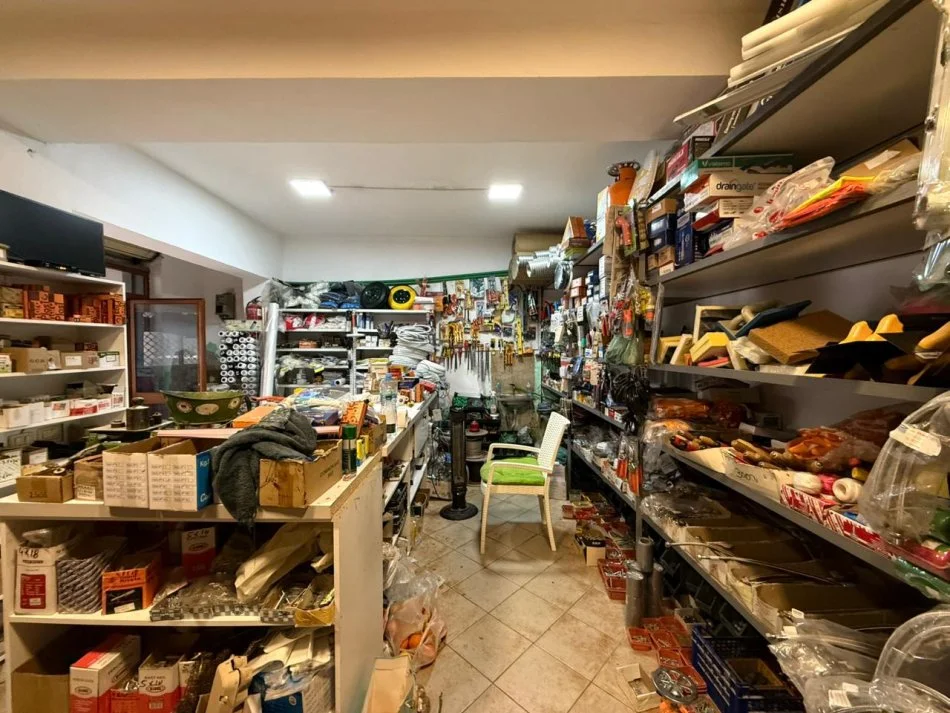 Tirane, jepet me qera ambjent biznesi Kati 0, 33 m² 200 € (Kinostudio) ID: 530581013-1