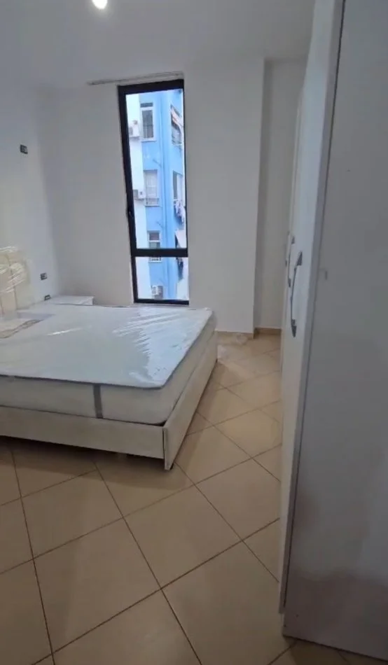 Tirane, jepet me qera apartament 2+1+Ballkon Kati 3, 110 m² 500 € 