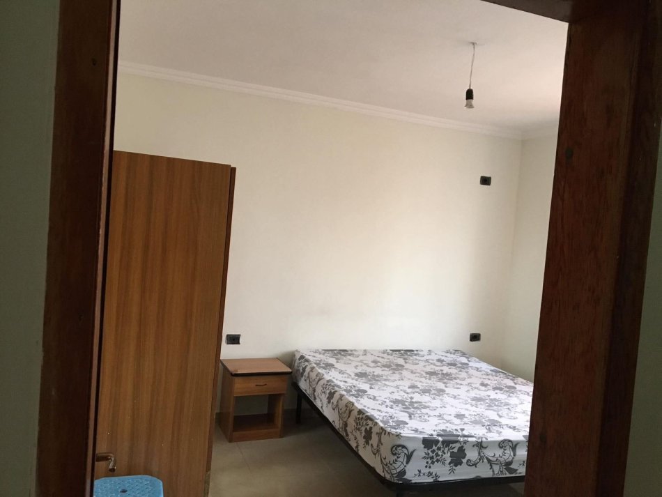 Tirane, jap me qera garsonier 1+1 Kati 0, 40 m² 220 € (Rruga Hamdi Cenojmeri)