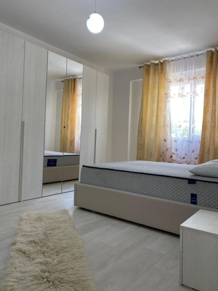Tirane, jepet me qera apartament 2+1+Ballkon Kati 2, 102 m² 600 € (Liqeni i Thate)