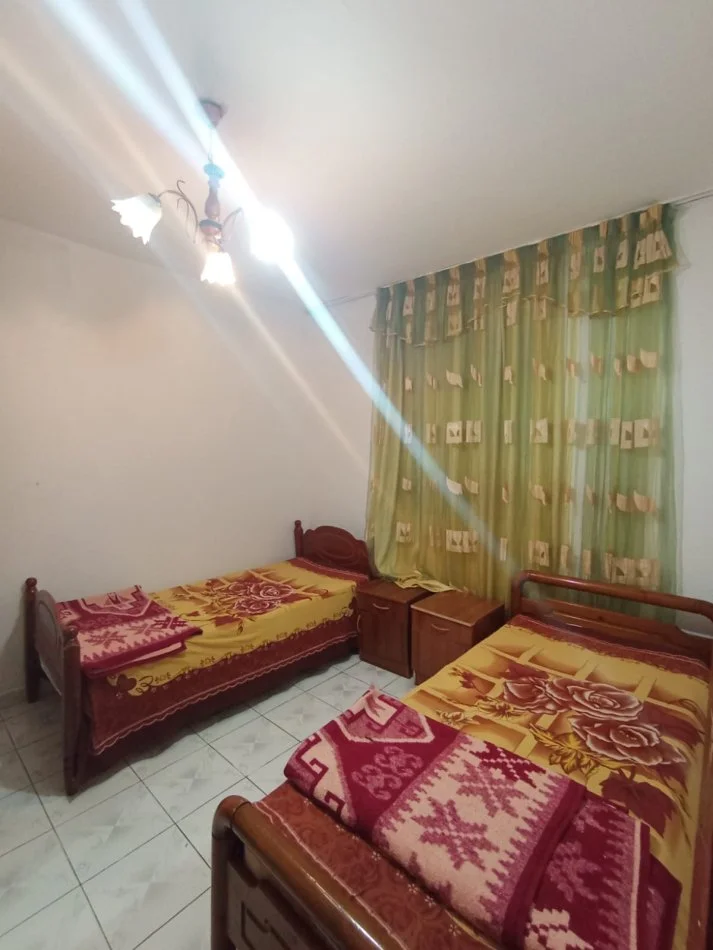Tirane, jepet me qera apartament 1+1+Ballkon Kati 1, 60 m² 300 € (Don Bosko,prane xhamise)