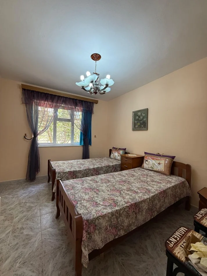 Tirane, jepet me qera apartament 3+1+Ballkon Kati 2, 100 m² 600 € (Ferit Xhajko)