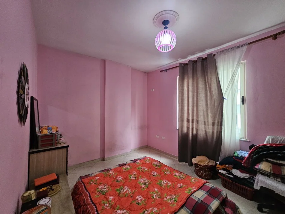 Tirane, jepet me qera apartament 2+1+Ballkon Kati 2, 100 m² 450 € (Yzberisht, Nela 3)