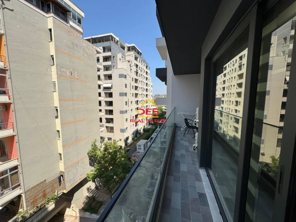 Vlore, jepet me qera apartament 1+1+Ballkon Kati 4, 70 m² 400 € (Rruga Murat Tërbaçi)