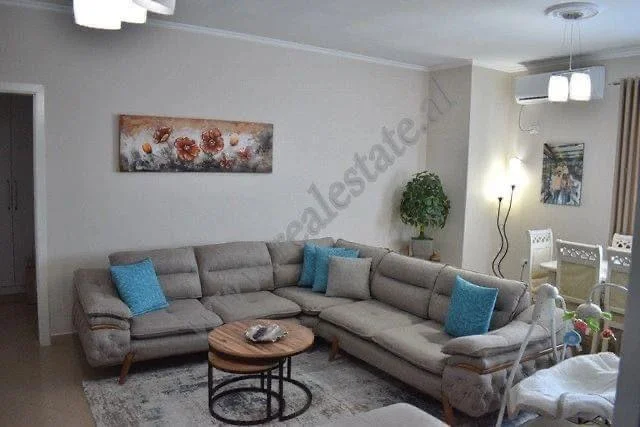 Tirane, shitet apartament 3+1, Kati 4, 144 m² 125,000 € (institut)