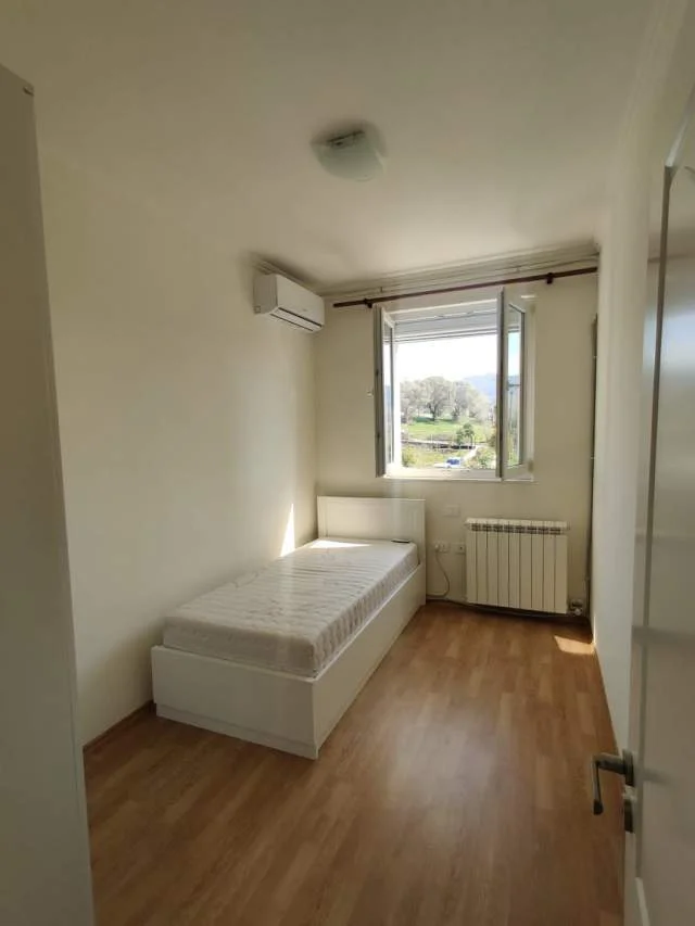 Tirane, jap me qera Vile 3 Katshe 220 m² 1.500 Euro (Lunder)