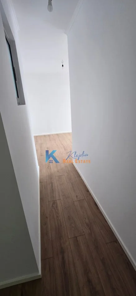 Tirane, shitet apartament 1+1+Ballkon Kati 7, 53 m² 115.000 € (afer Pallatit me Shigjeta)