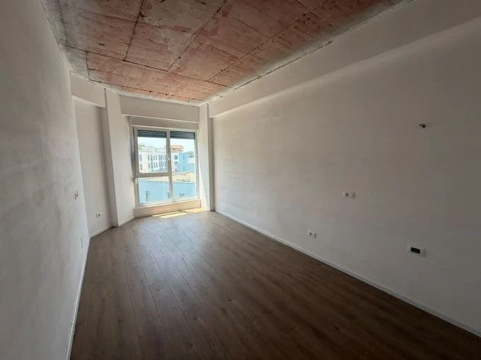 Tirane, shitet apartament 2+1+Aneks+Ballkon Kati 3, 87 m² 127.000 € (Fresku)
