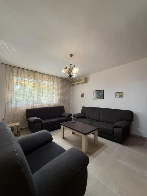 Tirane, jepet me qera apartament 2+1+Ballkon Kati 4, 81 m² 500 € (Prane Mozaikut Te Tiranes)