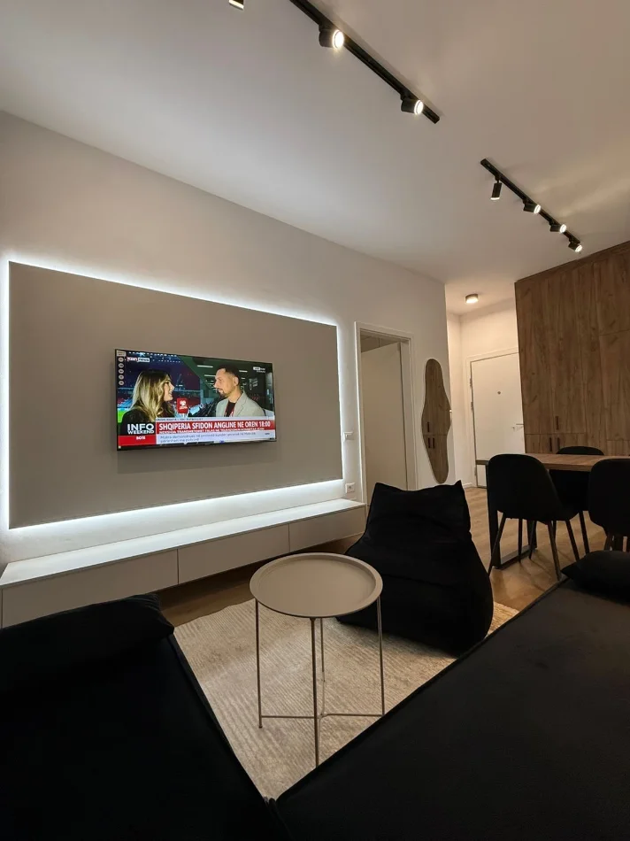 Tirane, jepet me qera apartament 1+1 Kati 5, 500 € 