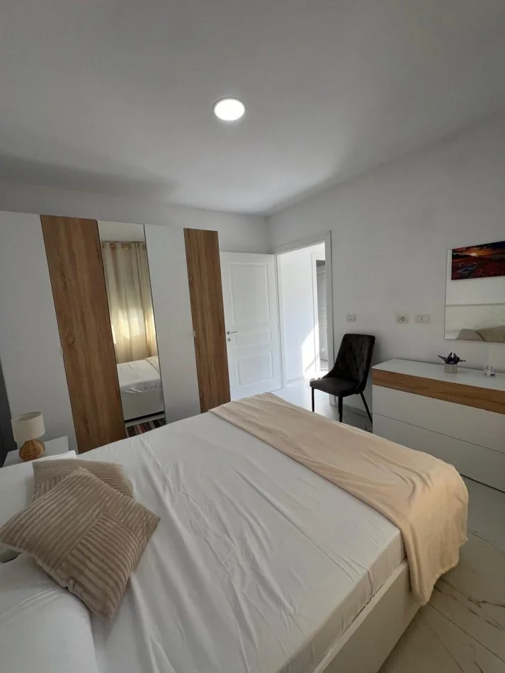 Durres, jepet me qera shtepi 1+1 , 70 m² 400 € 