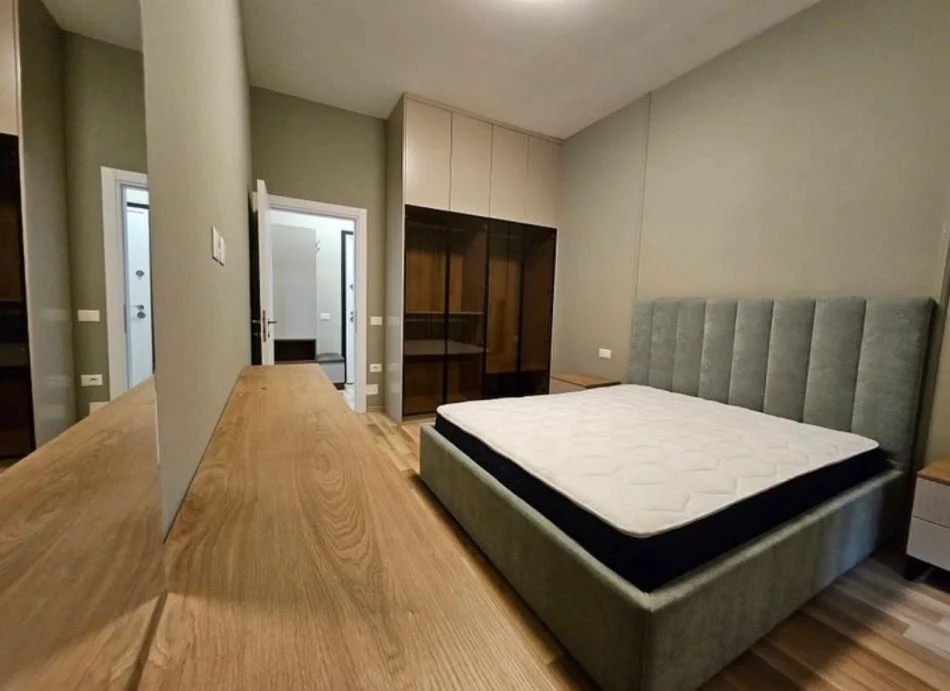 Tirane, jepet me qera apartament 1+1 Kati 4, 64 m² 700 € (Kompleksi Square 21)