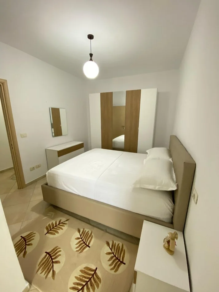 Tirane, jepet me qera apartament 2+1+Ballkon Kati 8, 100 m² 600 € (Astir rruga Teodor Keko)